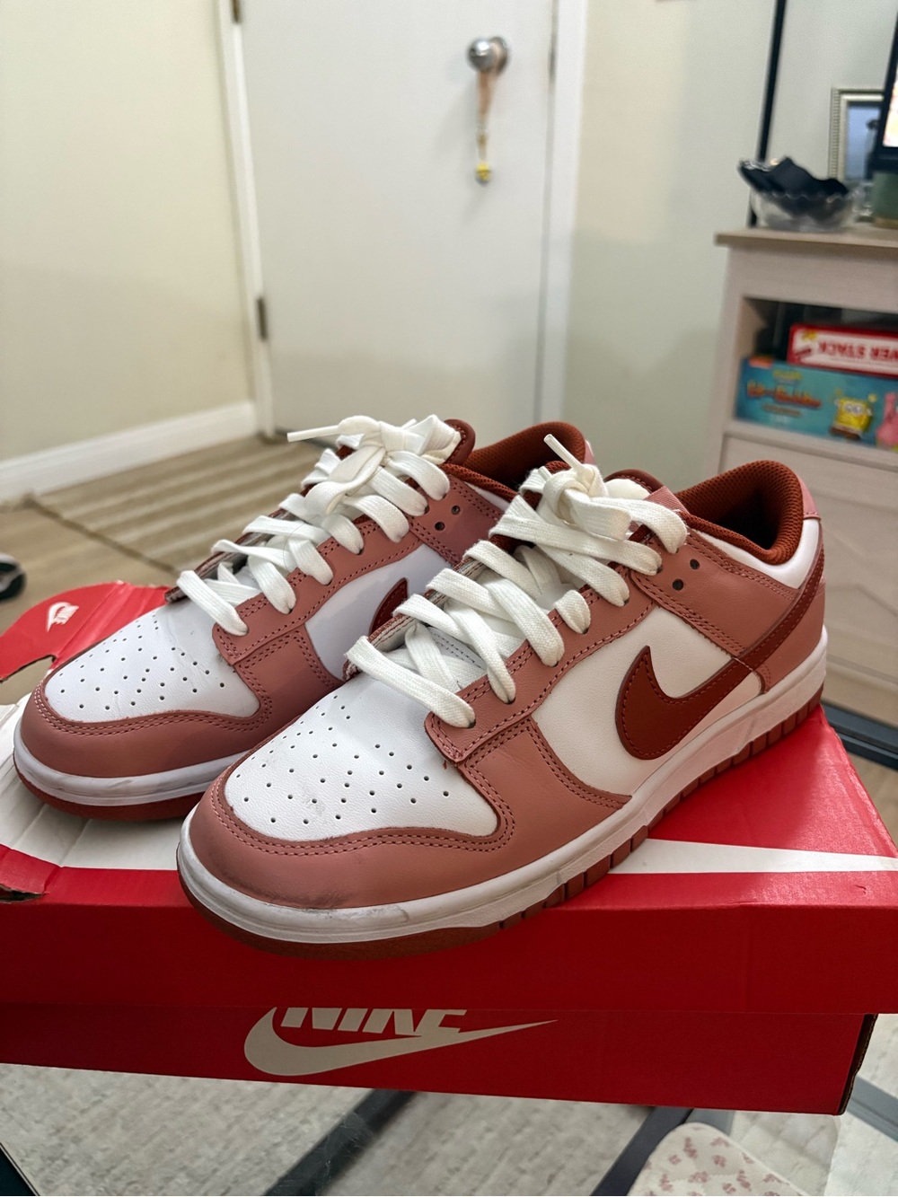 Nike Dunk Low - Red Stardust